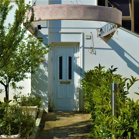 Casabianca בית הארחה 3*